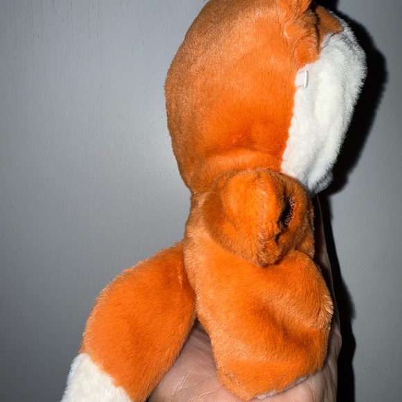 Adorable plush Fox outfit for Labubu with a matching carrying strap. - Picture 2 of 6